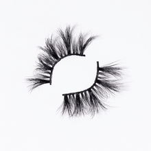 Load image into Gallery viewer, Dream Lash FX19 - Katiely Beauty
